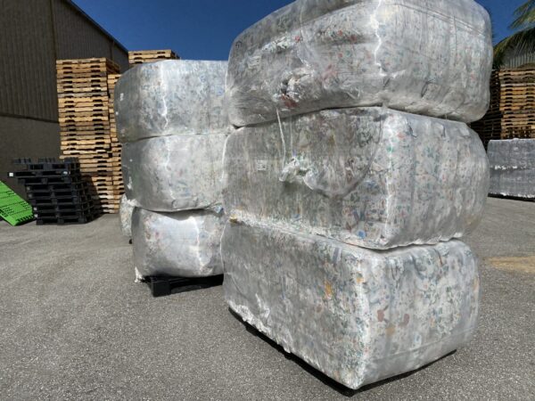 disposable-Baby-Diapers-in-bales-wholesale-container-loads-miami-haiti-pampers-huggies-fob-shipping-couches-import-export